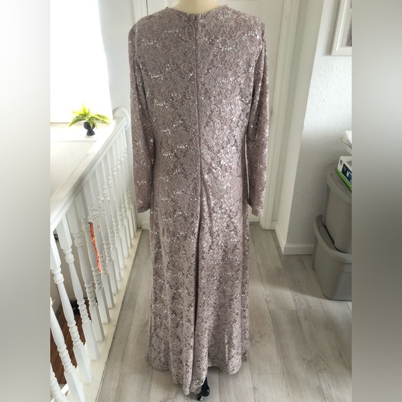 TAHARI beige lace sequin evening gown. - Picture 9 of 13